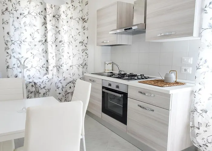 C004 - Camerano, Nuovo Bilocale Con Aria Condizionata *