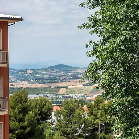 Appartamento C004 - Camerano, Nuovo Bilocale Con Aria Condizionata